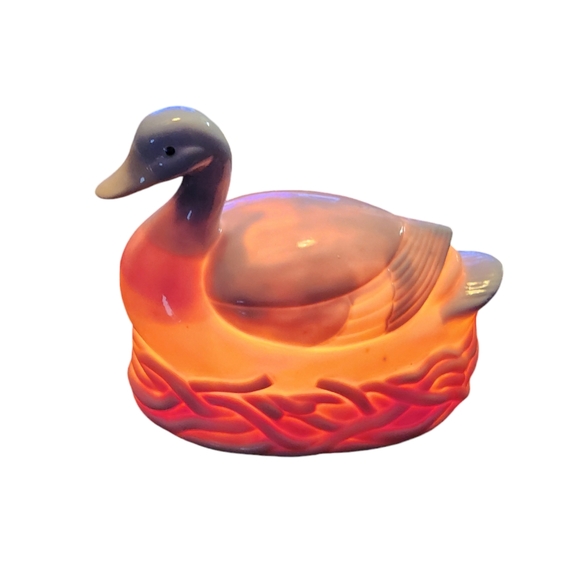Vintage Light-Up Blue & White Porcelain Nesting Duck Night Light 5"X6"X3.5" - Picture 8 of 11